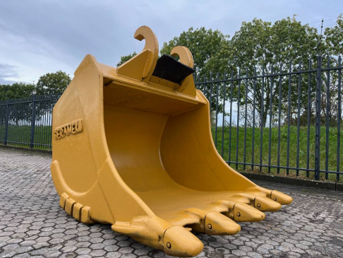 CAT 330 336 bucket with teeth used demo