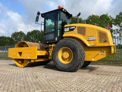 CAT CS66 roller demo with only 1085 hours